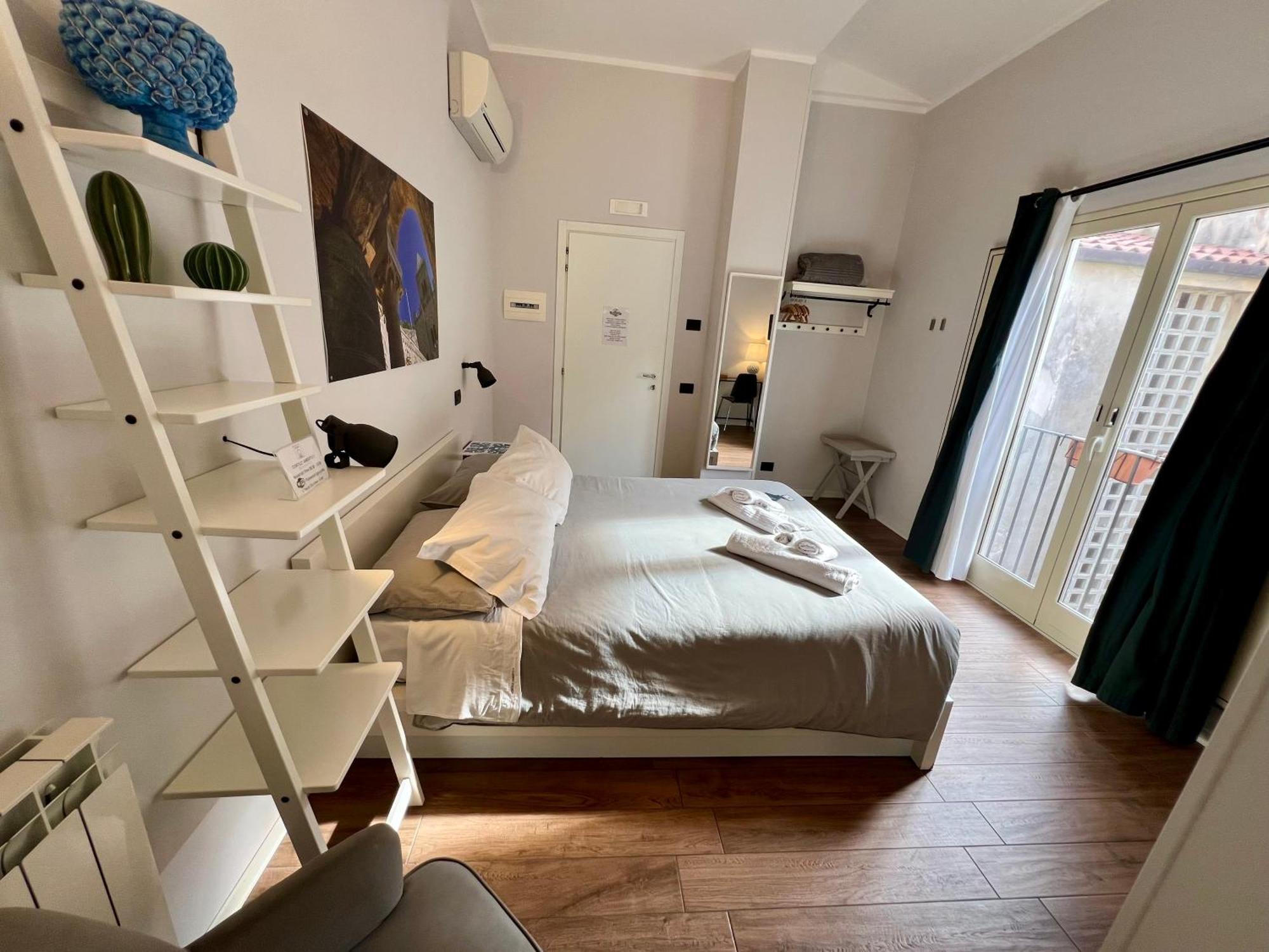 Cortile Umberto I Bed & Breakfast Cefalu Exterior photo